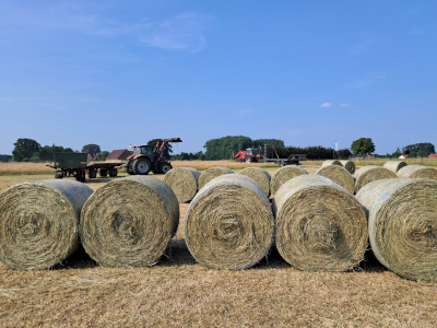 Heuballen und Trecker